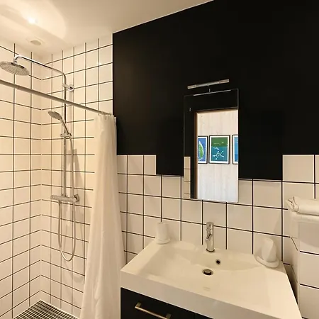 Maison Spacieuse Avec Parking Proche De La Vakantiehuis *