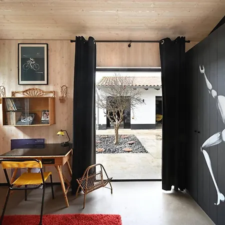 Maison Spacieuse Avec Parking Proche De La Vakantiehuis *