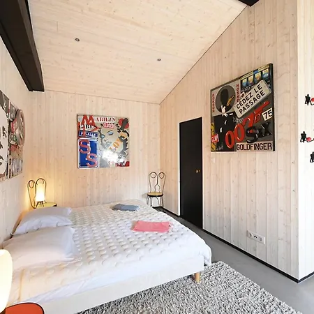 Maison Spacieuse Avec Parking Proche De La *