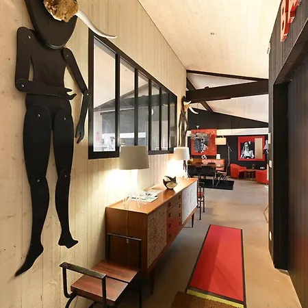 Maison Spacieuse Avec Parking Proche De La - Fr-1-434-117 *