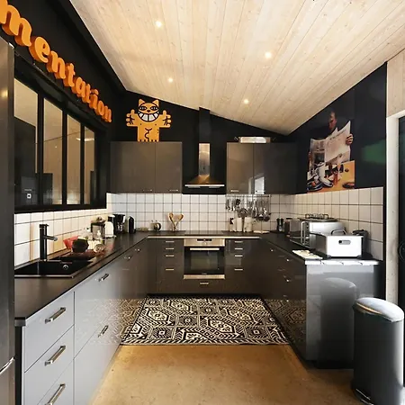 Vakantiehuis Maison Spacieuse Avec Parking Proche De La *
