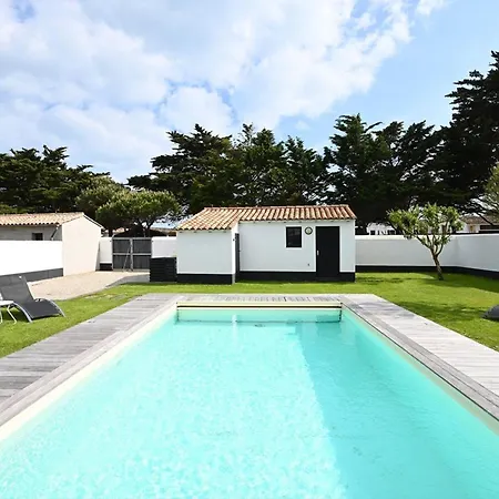 Vakantiehuis Maison Spacieuse Avec Parking Proche De La