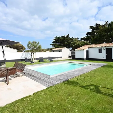 Maison Spacieuse Avec Parking Proche De La *