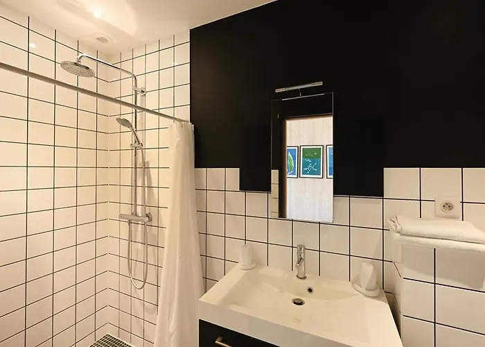 Maison Spacieuse Avec Parking Proche De La - Fr-1-434-117 Сasa de vacaciones *